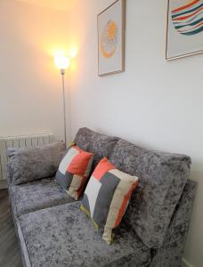 Modern 2 Bed Apt Centre Of Penzance, Lift Access