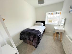 Modern 2 Bed Apt Centre Of Penzance, Lift Access
