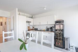 À portée de mer. Appt 70m2, 2ch+parking