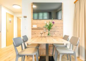 Lauberhorn Apartment - Aare Jungfrau AG - 3-star hotels in Grindelwald