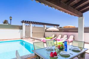 Villa Pino by Villa Plus