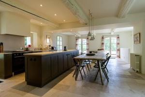 Maisons de vacances Lioux - Magnifique propriete avec vues panoramiques sur le Luberon : photos des chambres