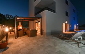 Luxury Apartment Maravic with Private Pool