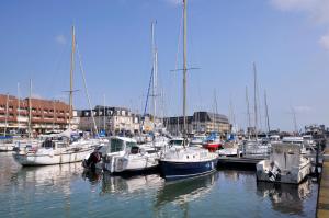 Maisons de vacances Triplex avec jardinet - wifi - a 400m de la plage : photos des chambres