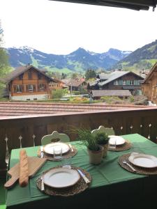 Wonderful apartment overlooking the Swiss alps