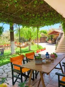 Stavros Apartments - Tsoukaladhes