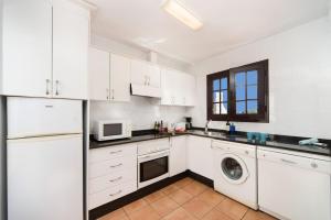 Villa Papagayo by Villa Plus