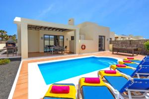 Villa Veraniego by Villa Plus