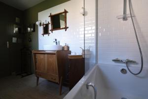B&B / Chambres d'hotes L'Orme Blanchet Spa & Piscine, petit-dejeuner inclus : photos des chambres