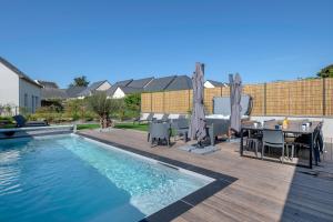 Maisons de vacances Maison moderne avec piscine et jacuzzi pour 15 personnes ! : photos des chambres