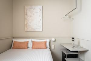 Economy Double Room room in Condal by Pillow