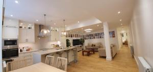Luxury 2 bedbath apartment next to Hyde Park