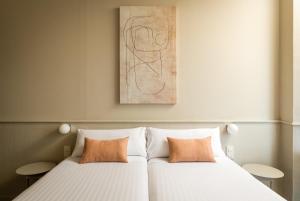 Twin Room room in Condal by Pillow