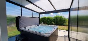 ESPLANADE HOME Private SPA Jacuzzi Sauna Parking, Colmar