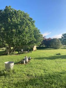 Maisons de vacances Longere charentaise en pleine campagne vallonnee. : photos des chambres