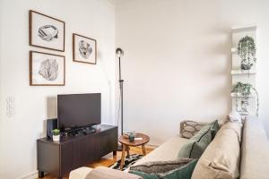 Akicity Ourique Orange