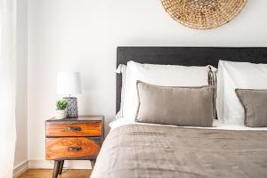 Akicity Ourique Orange