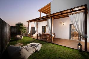 Andresitas Palace - Tropical Castle with Rooftop Terrace 