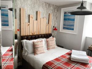 Standard Double Room room in Helen Browning's Royal Oak