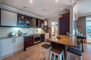 301 Ballito Manor View- Pozzie at the beach