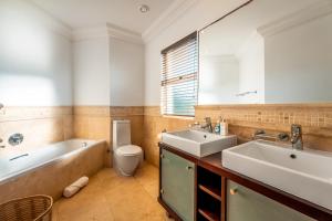 301 Ballito Manor View- Pozzie at the beach