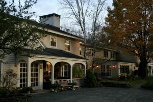 Deerhill Inn in Manchester