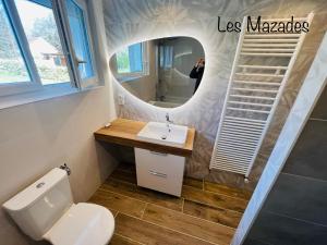 Maisons de vacances Les Mazades a 10 min de Perigueux avec piscine chauffee, meuble de tourisme classe 3 etoiles : photos des chambres