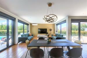 Luxury Villa Hedone with heated pool, welness and playground