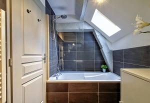 La Mansarde : Cosy et Charme au Centre Historique