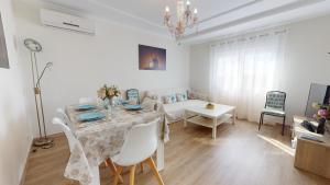 Apartamentos Oncemolinos con desayuno