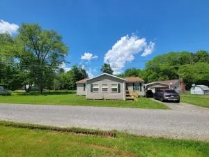 Camp Not Found - 3 Queen Bedrooms by the lake - Mercer