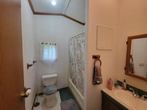 Camp Not Found - 3 Queen Bedrooms by the lake