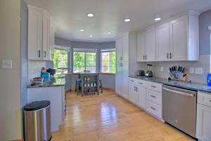 Convenient Longmont Home with Hot Tub and Sauna!