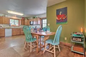 Chic Retro Retreat in Choteau Walk to Dtwn! - Golden Ridge