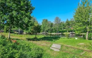 1 Bedroom Cozy Apartment In Gullspång