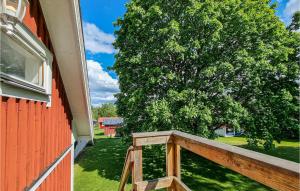 1 Bedroom Cozy Apartment In Gullspång