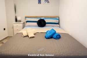 Central lux house