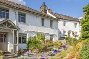 The Old Post Office, Cosy Grade II listed 2 bed apartment Windermere - Troutbeck Bridge