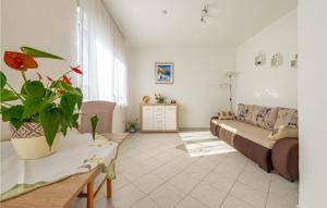 Awesome Apartment In Zadar With 2 Bedrooms And Wifi