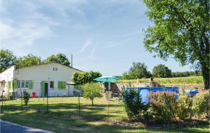 Maisons de vacances Nice home in Chapdeuil with WiFi and 2 Bedrooms : photos des chambres