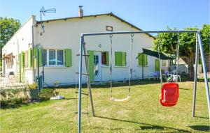 Maisons de vacances Nice home in Chapdeuil with WiFi and 2 Bedrooms : photos des chambres