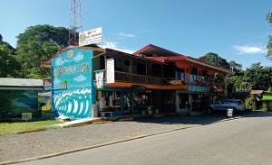 Domi cabin, Dominical