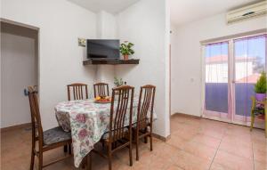 Lovely Apartment In Barbat Na Rabu With Kitchen