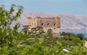 Gorgeous Apartment In Senj With Kitchen