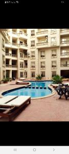 Cleopatra Resort F16