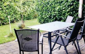 Cozy Apartment In Travemünde With Wifi