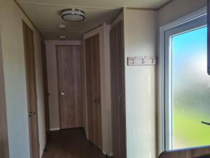 8 Berth blow heated on Sealands New Horizon