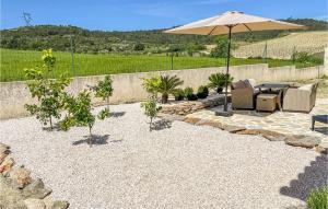 Maisons de vacances Awesome home in Cruzy with Outdoor swimming pool, 3 Bedrooms and WiFi : photos des chambres