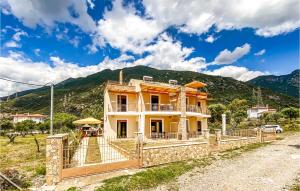 Lovely Apartment In Nafpaktos - 3-star hotels in Nafpaktos