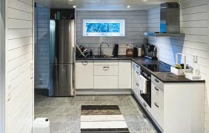 2 Bedroom Gorgeous Home In Stillingsön